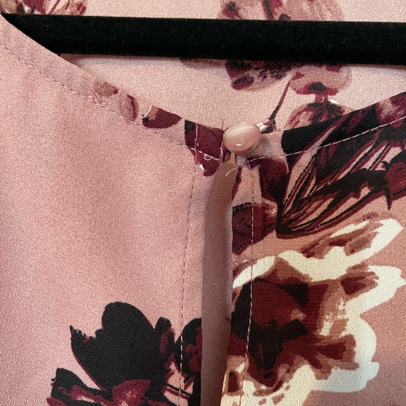 Dusty rose floral blouse - Picture 4 of 6